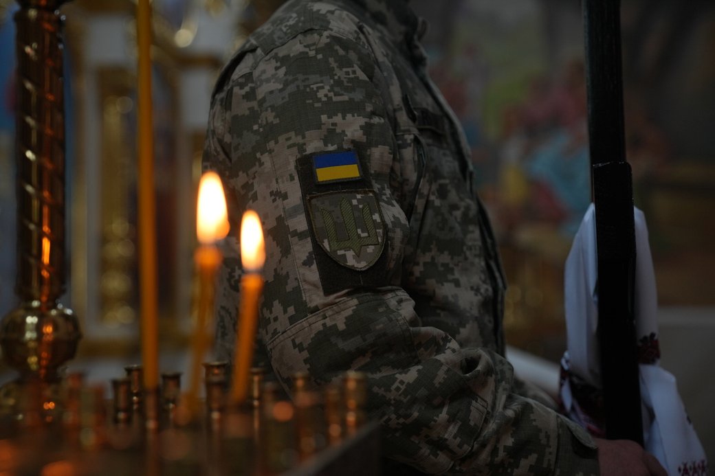 «Гарний відповіальний хлопець»: із рядовим Євгеном Погосовим попрощалися в Сумах