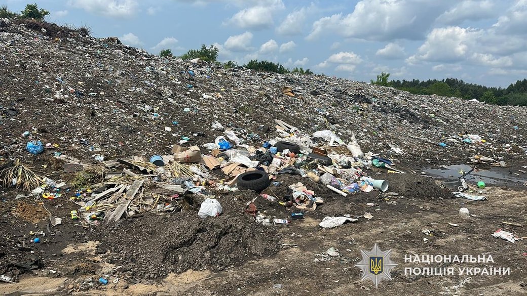 Посадовець із Львова постане перед судом за забруднення ґрунтів біля Грибовицького сміттєзвалища на понад 2 мільйони гривень збитків