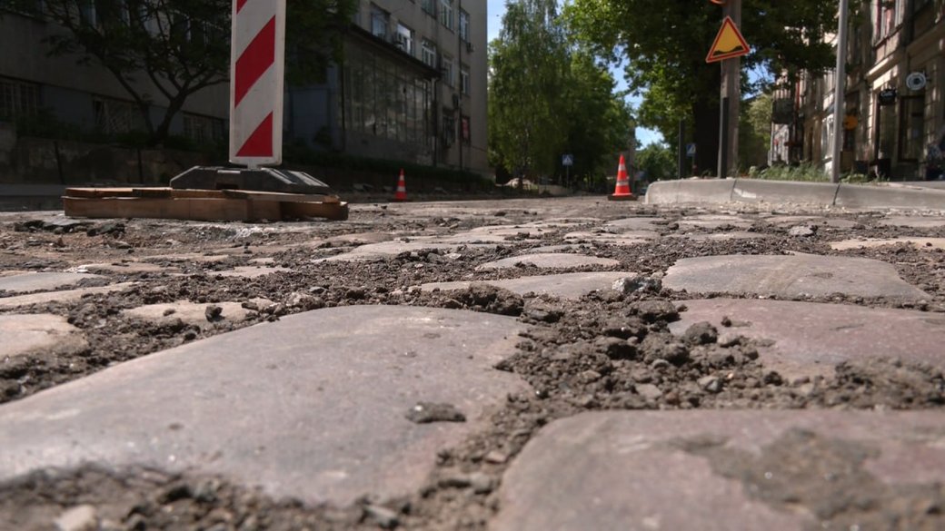 Демонтована бруківка з вулиці Героїв УПА отримає нове «життя» у двох локаціях Львова