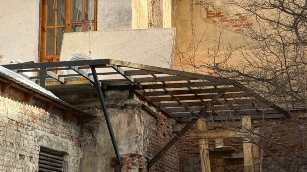 Львів’янка зобов’язана знести незаконний балкон на фасаді архітектурної пам’ятки: суд став на бік міськради