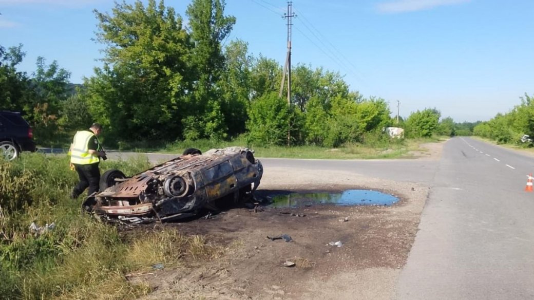 Аварія на Львівщині: зіткнення двох легковиків завершилося пожежею та госпіталізацією обох водіїв