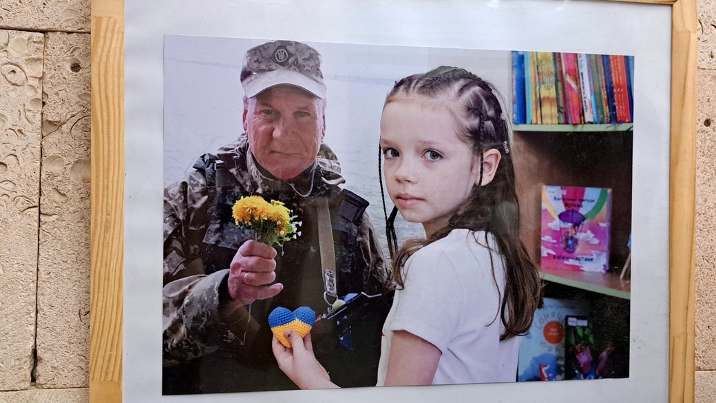 "Кожен кадр промовисто розповідає про подію, про емоцію". У Дніпрі відкрили фотовиставку "Живи, Україно!"