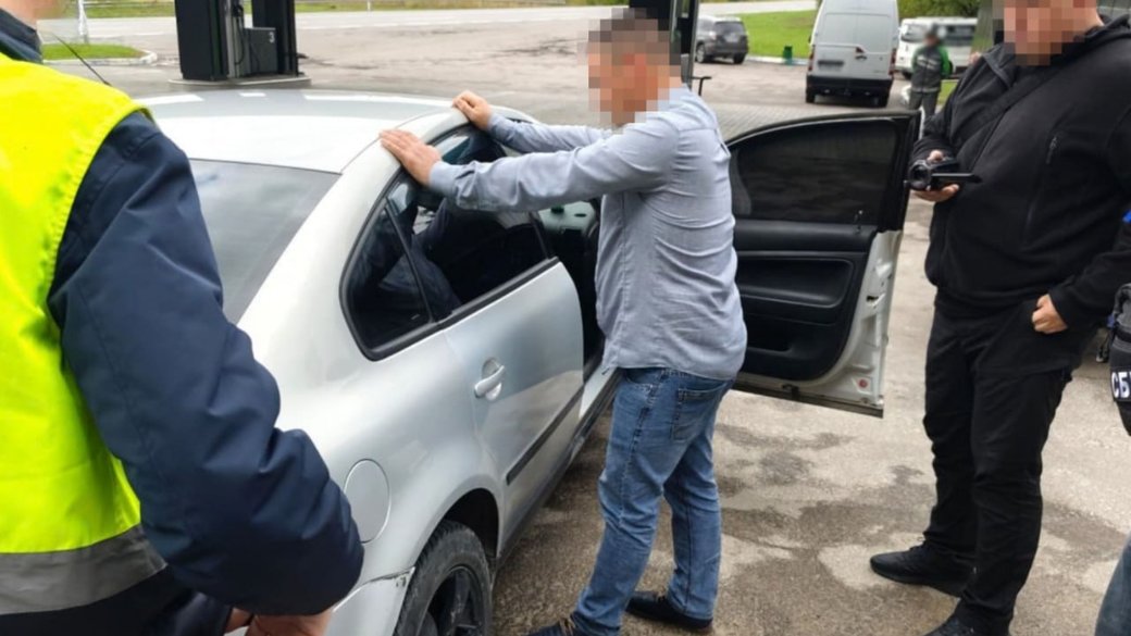 Львівщина: посадовця міськради затримали за хабар у 500 доларів за землю під автостоянку