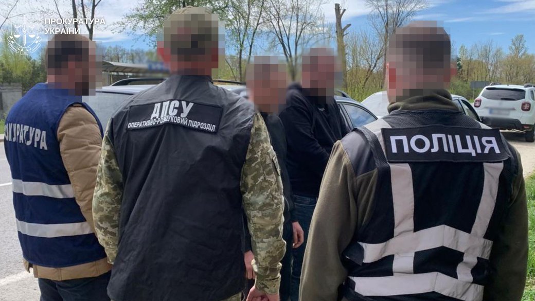 Схема на 8000 доларів: на Львівщині двоє чоловіків постануть перед судом за організацію незаконного переправлення через кордон