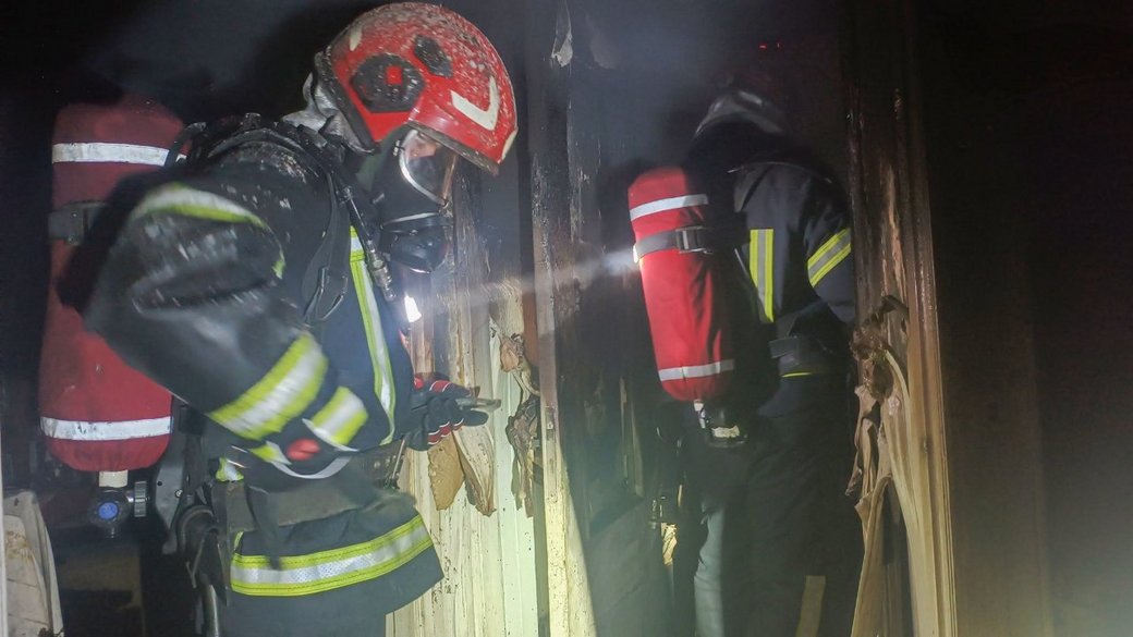 Пожежа у львівській багатоповерхівці: рятувальники евакуювали трьох мешканців