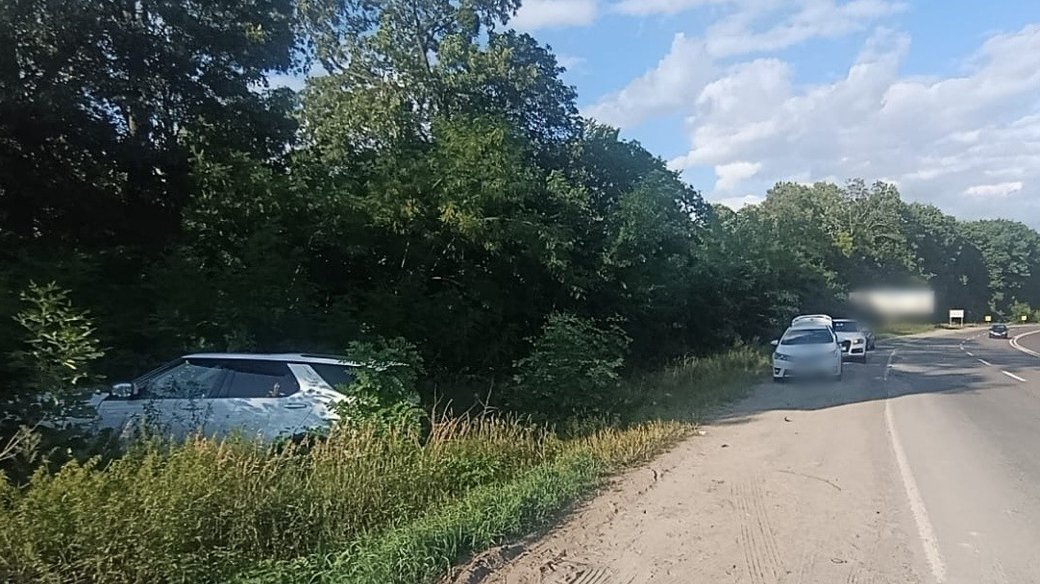 Потрійне травмування на трасі Київ-Чоп: зіткнення Renault та Land Rover біля Дублян на Львівщині