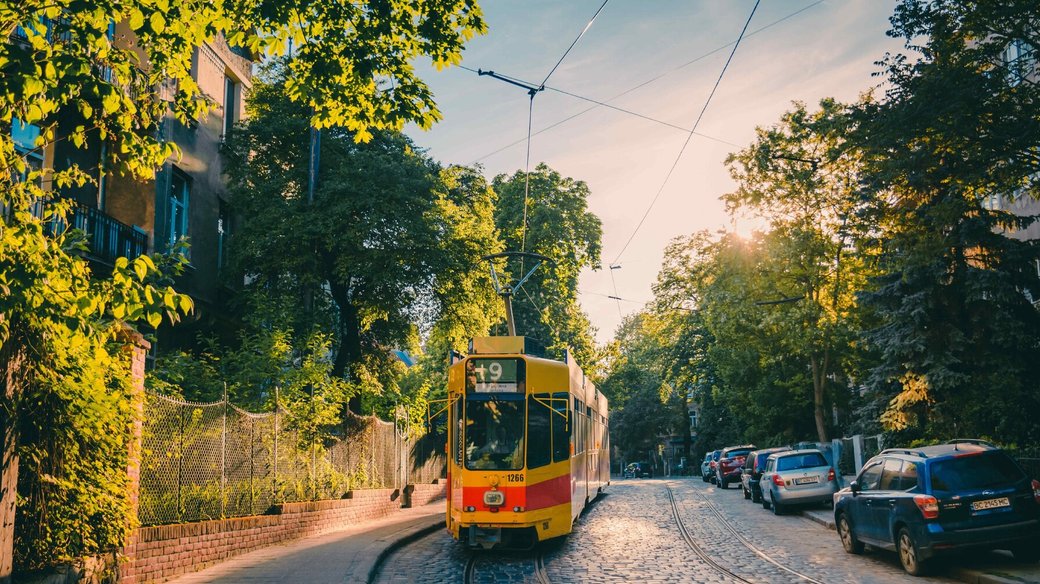 Ремонт трамвайних колій у Львові: чотири дні без приватних авто на перехресті Котляревського та Нечуя-Левицького