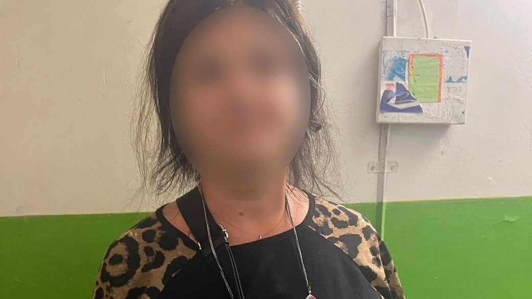 У Львові поліція затримала жінку, яка зірвала зі стіни термінал ломбарду