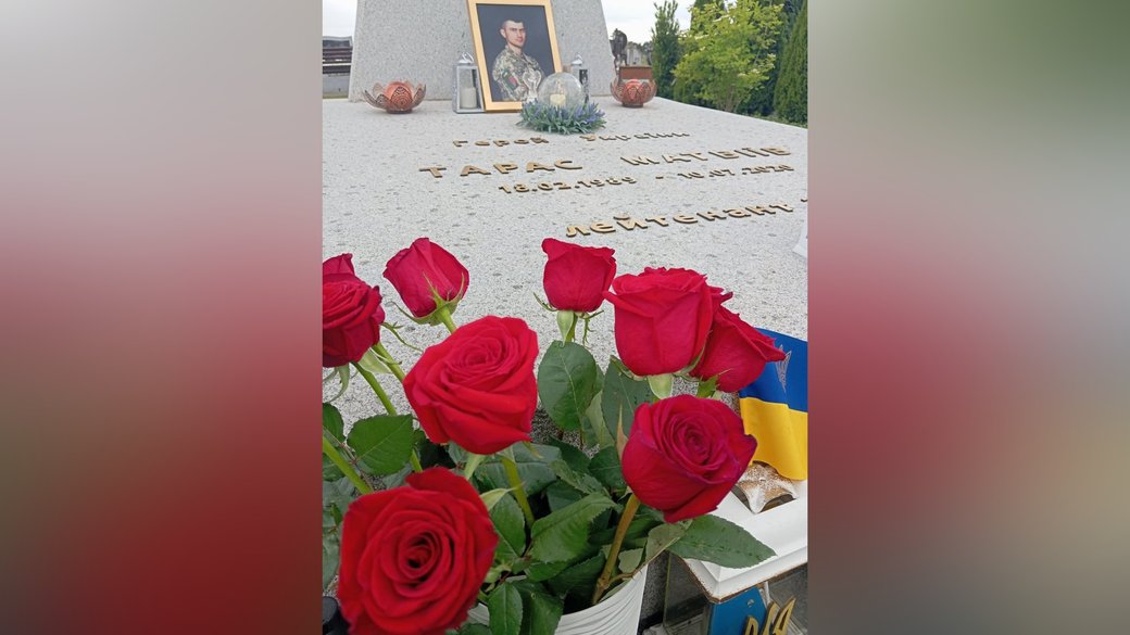 Вандали осквернили могилу Героя України Тараса Матвіїва у Жидачеві: поліція відкрила кримінальне провадження