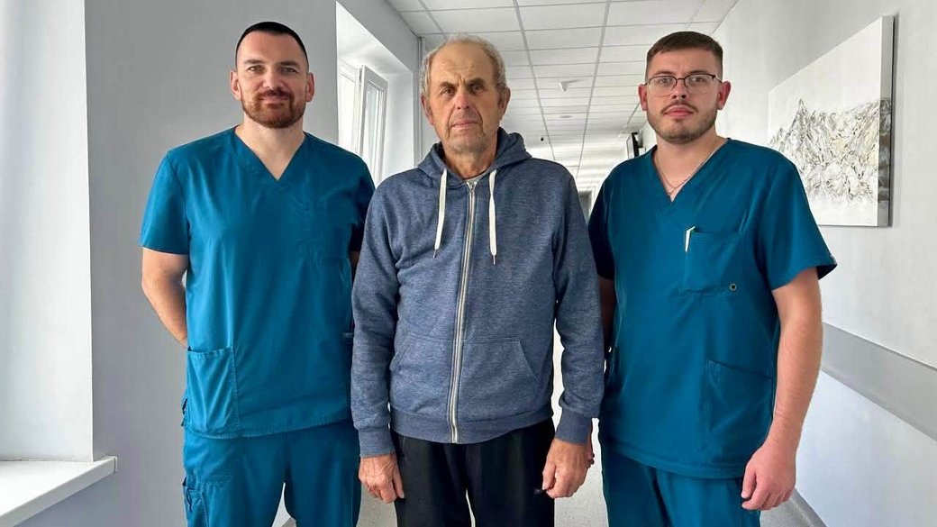 Львівські лікарі врятували 77-річного чоловіка, видаливши унікальну пухлину печінки вагою у 25 сантиметрів