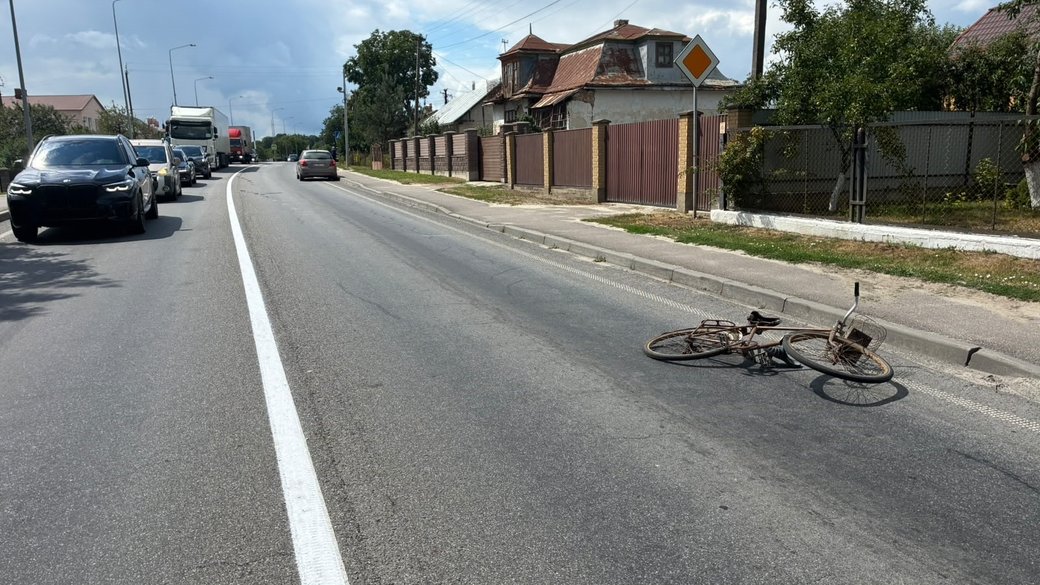 Аварія на трасі Київ-Чоп: водій збив пенсіонера-велосипедиста і може отримати три роки обмеження волі