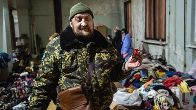 «Перемога буде нашою». Як працює волонтерський штаб у Шевченківському районі Дніпра – фоторепортаж
