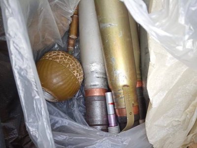 Розбирав снаряд і загинув: поліція Київщини закликає не торкатися вибухових предметів Розбирав снаряд і загинув: поліція Київщини закликає не торкатися вибухових предметів