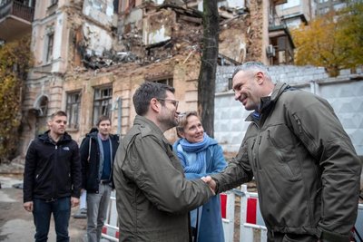 Кличко показав міністру юстиції Німеччини наслідки обстрілів Києва Кличко показав міністру юстиції Німеччини наслідки обстрілів Києва