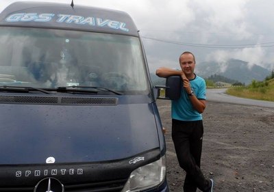 Андрій Олійник, обмінює автобус на позашляховик, тернополянин