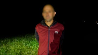 На Львівщині правоохоронці затримали чоловіка, який викинув на узбіччя дороги гранату На Львівщині правоохоронці затримали чоловіка, який викинув на узбіччя дороги гранату