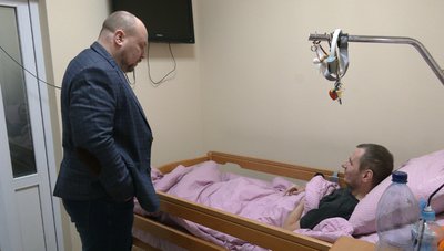 Потрапив на концерт земляка: як лікарняні клоуни Рівного здійснили мрію паралізованого бійця Потрапив на концерт земляка: як лікарняні клоуни Рівного здійснили мрію паралізованого бійця