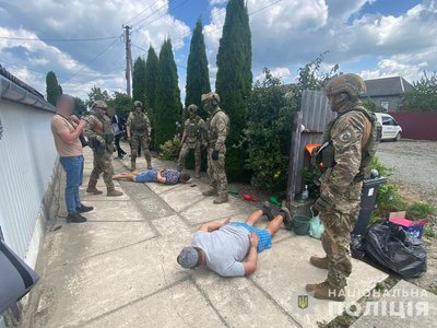 Правоохоронці Сумщини затримали групу, яка переправляла військовозобов’язаних за кордон Правоохоронці Сумщини затримали групу, яка переправляла військовозобов’язаних за кордон