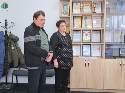 На Одещині батькам безвісти зниклого військового передали державну нагороду На Одещині батькам безвісти зниклого військового передали державну нагороду