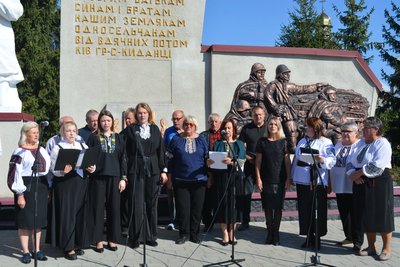 виступи, відкриття меморіальних стендів