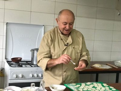 борщ з вушками, пісний борщ, різдвяні страви, борщ рецепти, пісні страви, ігор парій, вушка, вареники борщ з вушками, пісний борщ, різдвяні страви, борщ рецепти, пісні страви, ігор парій, вушка, вареники