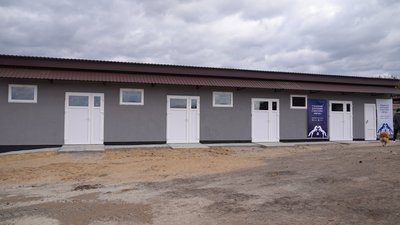 "Мрія, яка не мала здійснитися". В притулку на Дніпропетровщині відкрили перший в країні стаціонар для коней "Мрія, яка не мала здійснитися". В притулку на Дніпропетровщині відкрили перший в країні стаціонар для коней