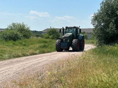 Фермер у будні, священник у вихідні: як житель Житомирщини поєднує фермерство зі служінням у чотирьох парафіях