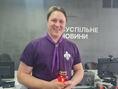 Житомирські пластуни передали Вифлеємський вогонь миру Суспільному Житомирські пластуни передали Вифлеємський вогонь миру Суспільному