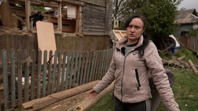 Мати витягувала дочку з-під завалів: подробиці атаки РФ по селу Бутівка, що у Чернігівському районі Мати витягувала дочку з-під завалів: подробиці атаки РФ по селу Бутівка, що у Чернігівському районі
