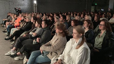 Харків'яни дивлять моновиставу "Ненароджені для війни" Харків'яни дивлять моновиставу "Ненароджені для війни"