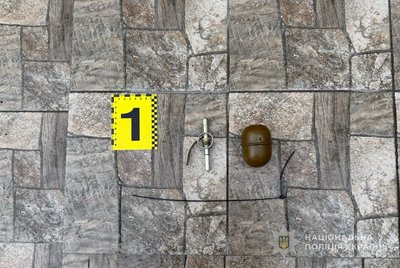 В Одесі до дверцят автівки підприємця прикріпили гранату: підозрюваного судитимуть В Одесі до дверцят автівки підприємця прикріпили гранату: підозрюваного судитимуть