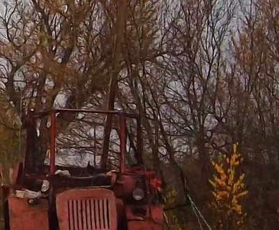 Через удар FPV-дрона на Харківщині загинув тракторист Через удар FPV-дрона на Харківщині загинув тракторист