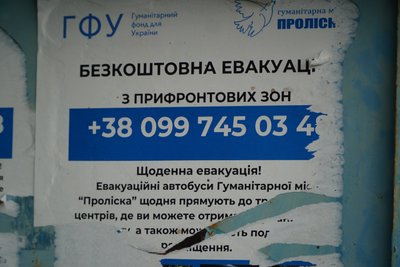 «На ніч сходимося в одну хату». Жителі сіл Васильківської громади, попри обов'язкову евакуацію, залишаються вдома