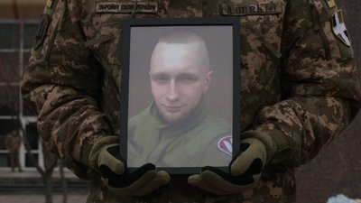 Зі старшим солдатом Дмитром Паскарем попрощалися у Рівному Зі старшим солдатом Дмитром Паскарем попрощалися у Рівному
