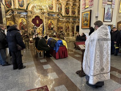 У Полтаві попрощались з лейтенантом Іваном Катченком, який обороняв Україну