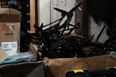“Ми їх переважаємо, але у них дуже багато “м’яса”: бійці лабораторії дронів 95 ОДШБр показали свою роботу “Ми їх переважаємо, але у них дуже багато “м’яса”: бійці лабораторії дронів 95 ОДШБр показали свою роботу