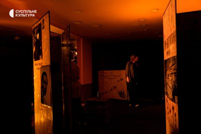документальна постановка театру "Мотлох", присвячена пам'яті поета і військового Максима Кривцова Гогольфест