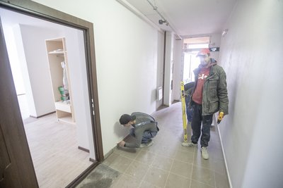 У Києві на Оболоні і Солом'янці завершують відновлення пошкоджених війною будинків У Києві на Оболоні і Солом'янці завершують відновлення пошкоджених війною будинків