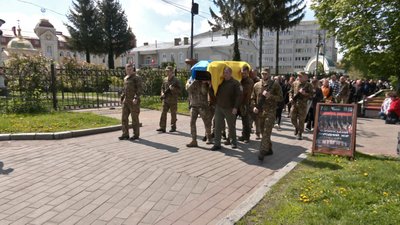 "Велика втрата для нації": у Луцьку попрощалися з головним сержантом бригади "Хартія" Олександром Ющенком "Велика втрата для нації": у Луцьку попрощалися з головним сержантом бригади "Хартія" Олександром Ющенком