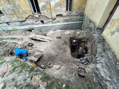 У Луцьку триває дослідження нововиявленої башти Окольного замку