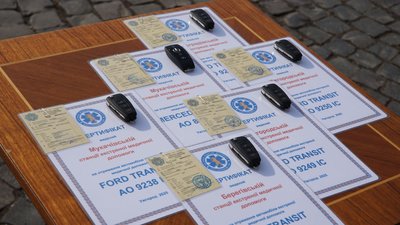 Центру екстреної допомоги на Закарпатті передали шість реанімобілів Центру екстреної допомоги на Закарпатті передали шість реанімобілів