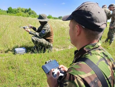 За пів року роботи у центрі підготовки операторів дронів на Волині навчили пів сотні людей