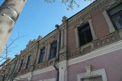 "Це споруда 19 століття": який вигляд має Сумський обласний центр культури після атаки РФ "Це споруда 19 століття": який вигляд має Сумський обласний центр культури після атаки РФ