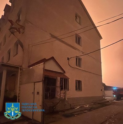 Російська армія атакувала Одесу дронами: загорілися резервуари з пальним, будинок і склад з іграшками