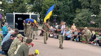 На Чернігівщині поховали Миколу Кошевого та Андрія Дехана, яких опізнали за допомогою ДНК-експертизи На Чернігівщині поховали Миколу Кошевого та Андрія Дехана, яких опізнали за допомогою ДНК-експертизи