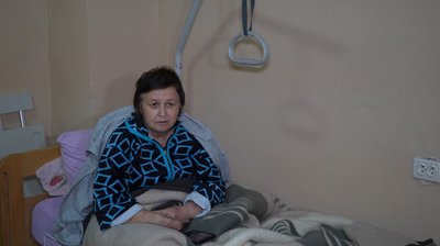 Передали новорічні листівки від дітей. У Дніпрі волонтери привітали переселенців, яких вивезли з-під обстрілів Передали новорічні листівки від дітей. У Дніпрі волонтери привітали переселенців, яких вивезли з-під обстрілів