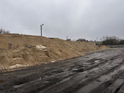 Чому Полтава заплатить понад 11 мільйонів за піщано-соляну суміш на зиму? Чому Полтава заплатить понад 11 мільйонів за піщано-соляну суміш на зиму?