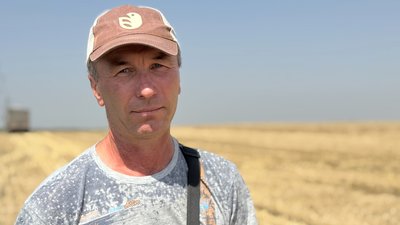 Помічник агронома Володимир село Золоті Пруди Олександрівська громада Донецька область 11 липня 2025 рік Помічник агронома Володимир село Золоті Пруди Олександрівська громада Донецька область 11 липня 2025 рік