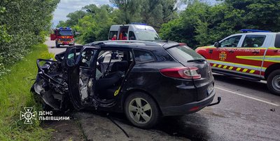 Фото з місця ДТП біля Шептицького Фото з місця ДТП біля Шептицького