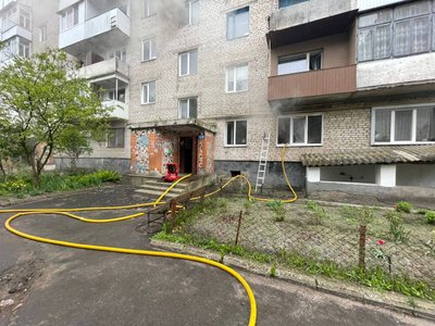 У місті на Волині горіла квартира у п'ятиповерхівці: вогонь знищив одну з кімнат У місті на Волині горіла квартира у п'ятиповерхівці: вогонь знищив одну з кімнат